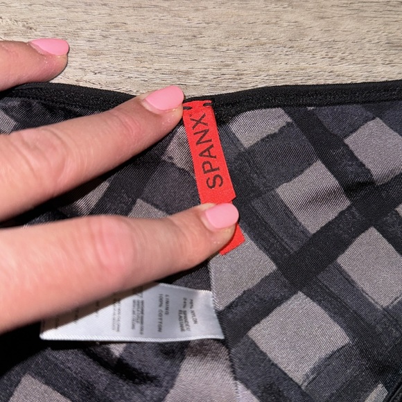 Spanx Slimplicity shaper short XL - black with grey print lining - Picture 2 of 12